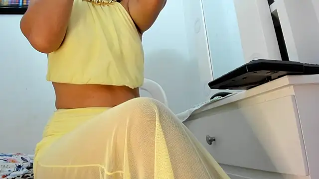 Snapshot of Ms_lunaRose chatting on June 28, 8:59 pm Ms lunaRose online show from June 28, 8:59 pm