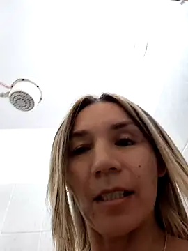 Snapshot of Ms_lunaRose chatting on June 17, 3:44 pm Ms lunaRose online show from June 17, 3:44 pm