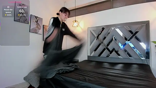 Candy Hott7 online show from December 17, 8:25 pm