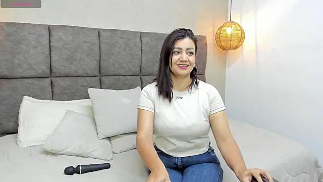 victoria bourne online show from November 2, 12:21 pm