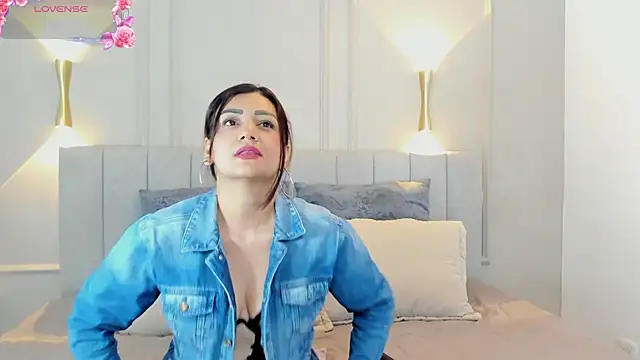 victoria bourne online show from November 7, 7:29 pm