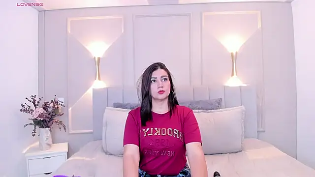 victoria bourne online show from February 3, 7:08 pm