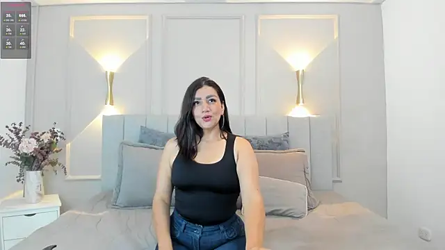 victoria bourne online show from December 15, 7:09 pm