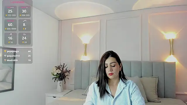 victoria bourne online show from April 8, 7:15 pm