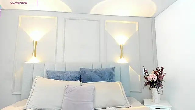 victoria bourne online show from December 20, 7:17 pm