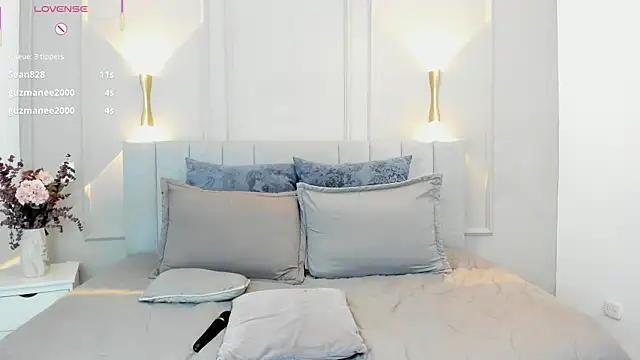 victoria bourne online show from December 22, 7:14 pm