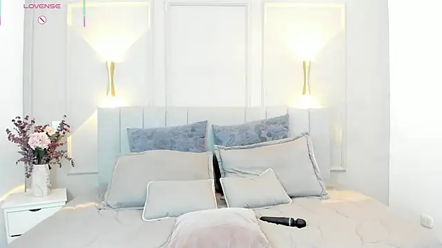 victoria bourne online show from January 9, 7:10 pm