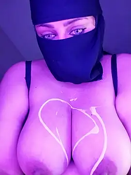 Snapshot of lilyan12 chatting on January 5, 5:27 pm lilyan12 online show from January 5, 5:27 pm