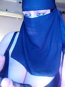 Snapshot of lilyan12 chatting on March 8, 11:08 pm lilyan12 online show from March 8, 11:08 pm