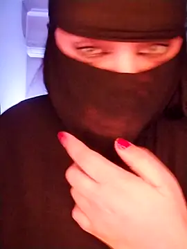 Snapshot of lilyan12 chatting on March 18, 12:14 am lilyan12 online show from March 18, 12:14 am