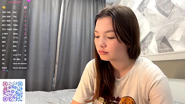 KiraVelvet online show from October 28, 8:13 am