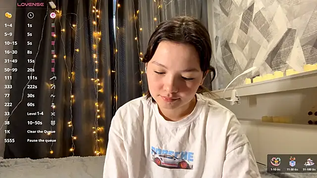 KiraVelvet online show from November 30, 8:37 am