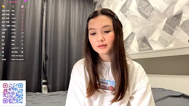 Snapshot of KiraVelvet chatting on October 13, 7:15 pm KiraVelvet online show from October 13, 7:15 pm