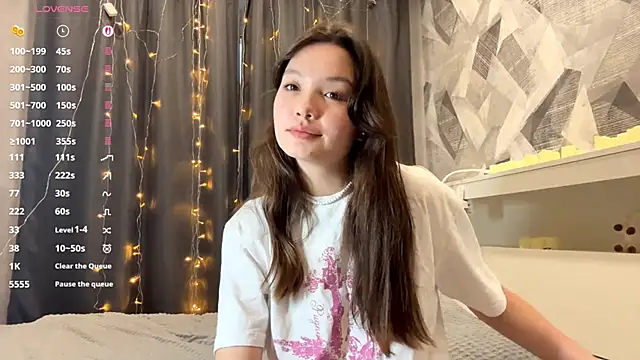 KiraVelvet online show from December 2, 9:44 am