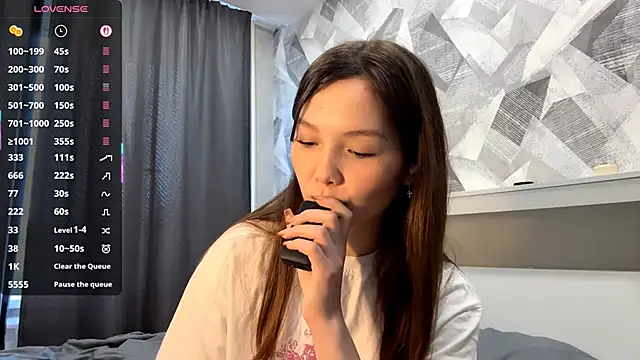 Snapshot of KiraVelvet chatting on October 11, 11:33 am KiraVelvet online show from October 11, 11:33 am