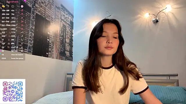 Snapshot of KiraVelvet chatting on September 27, 8:09 am KiraVelvet online show from September 27, 8:09 am
