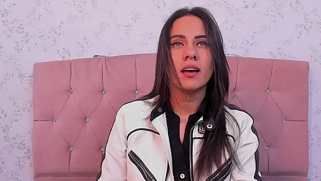 Maddy-Johnson- online show from September 13, 3:50 am