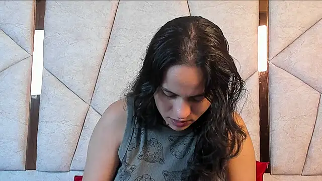 Maddy-Johnson- online show from September 19, 4:27 am