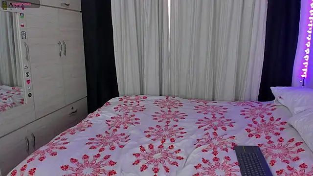 Dark luckyyy online show from December 3, 4:06 pm