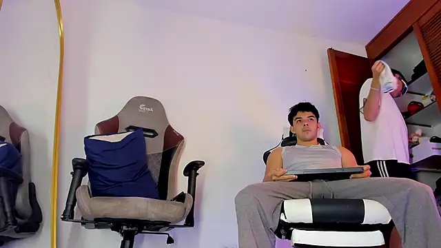 sotooliver3 online show from October 24, 7:46 pm