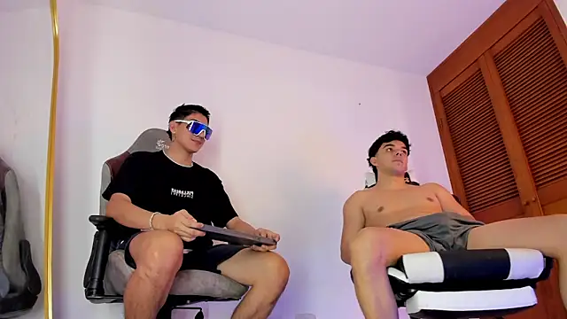 sotooliver3 online show from November 22, 8:29 pm