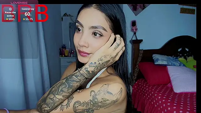 mia yireth online show from December 4, 3:11 pm