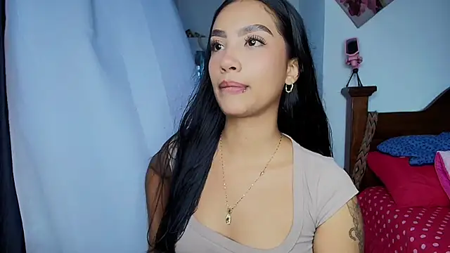 mia yireth online show from October 29, 5:12 pm