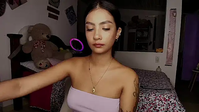 Snapshot of mia_yireth chatting on September 19, 1:09 am mia yireth online show from September 19, 1:09 am