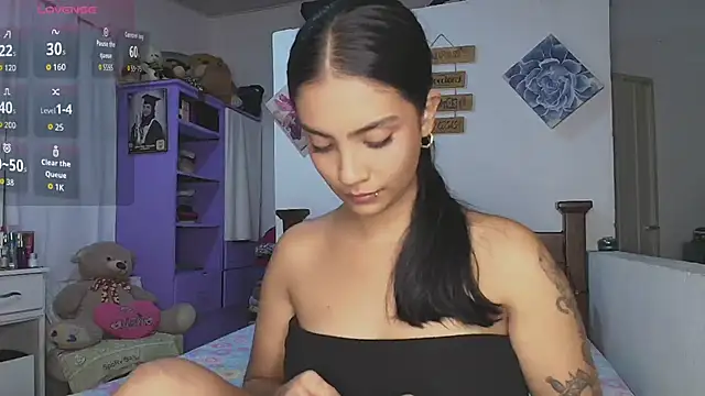 mia yireth online show from December 3, 2:45 am