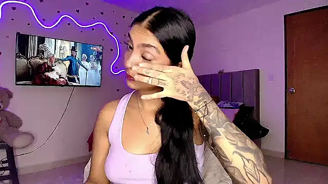 mia yireth online show from February 27, 1:06 am