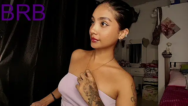Snapshot of mia_yireth chatting on September 29, 1:01 am mia yireth online show from September 29, 1:01 am