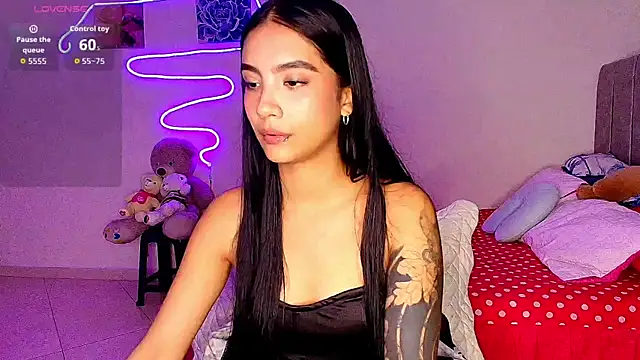mia yireth online show from April 22, 1:45 am