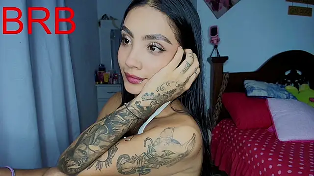 mia yireth online show from November 14, 12:14 am