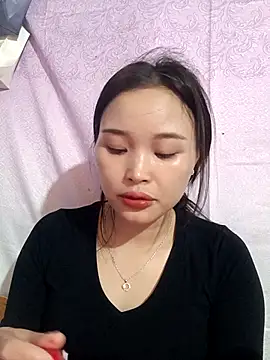 Snapshot of Lili_lovely chatting on October 25, 2:11 am Lili lovely online show from October 25, 2:11 am