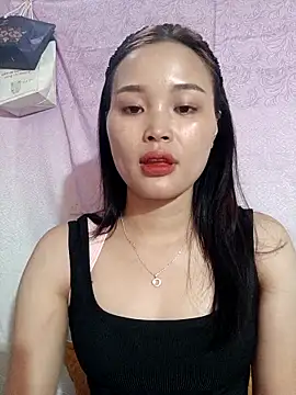 Snapshot of Lili_lovely chatting on October 9, 1:28 am Lili lovely online show from October 9, 1:28 am