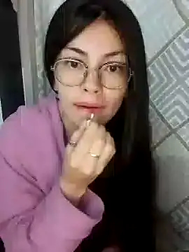 Snapshot of Kylie_Rivers chatting on October 12, 11:11 am Kylie Rivers online show from October 12, 11:11 am