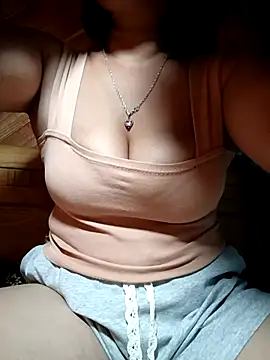 Snapshot of maycuc123 chatting on October 23, 1:26 am maycuc123 online show from October 23, 1:26 am