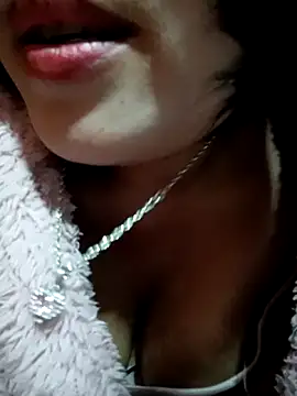 Snapshot of maycuc123 chatting on November 30, 2:56 am maycuc123 online show from November 30, 2:56 am