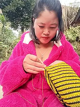 maycuc123 online show from December 17, 2:05 am