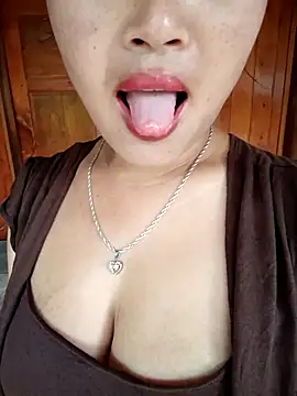maycuc123 online show from September 18, 12:24 am