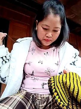 maycuc123 online show from January 7, 1:32 am