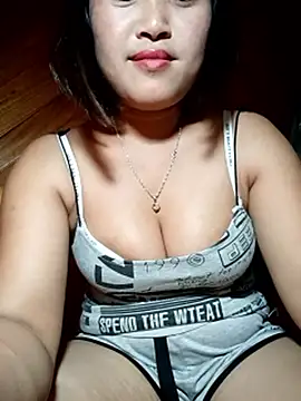 maycuc123 online show from October 13, 2:57 am