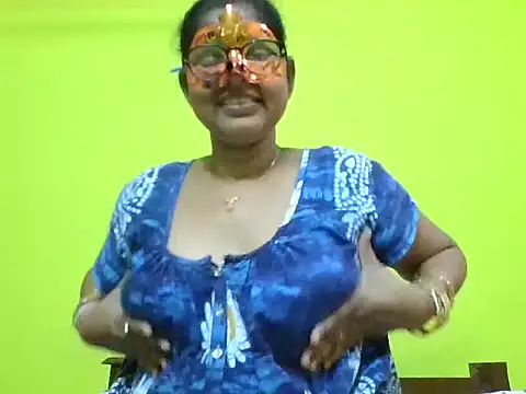 Snapshot of kavya1 chatting on September 18, 3:53 am kavya1 online show from September 18, 3:53 am