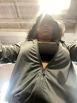 Snapshot of princesslivv chatting on January 6, 5:28 pm princesslivv online show from January 6, 5:28 pm