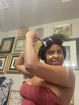 Snapshot of princesslivv chatting on February 28, 8:47 am princesslivv online show from February 28, 8:47 am