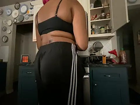 Snapshot of princesslivv chatting on February 20, 6:54 pm princesslivv online show from February 20, 6:54 pm