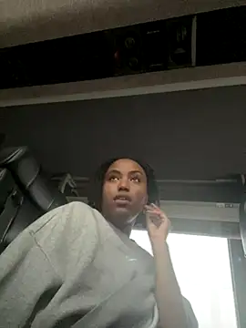 Snapshot of princesslivv chatting on September 14, 10:21 pm princesslivv online show from September 14, 10:21 pm