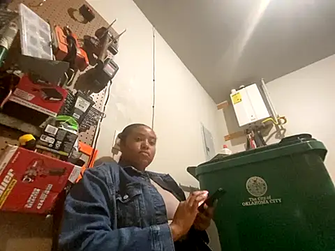 princesslivv online show from October 21, 4:01 am