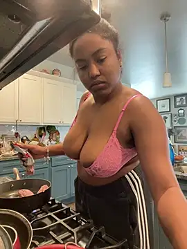 princesslivv online show from March 28, 9:49 pm