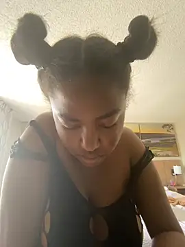 Snapshot of princesslivv chatting on September 27, 9:10 pm princesslivv online show from September 27, 9:10 pm